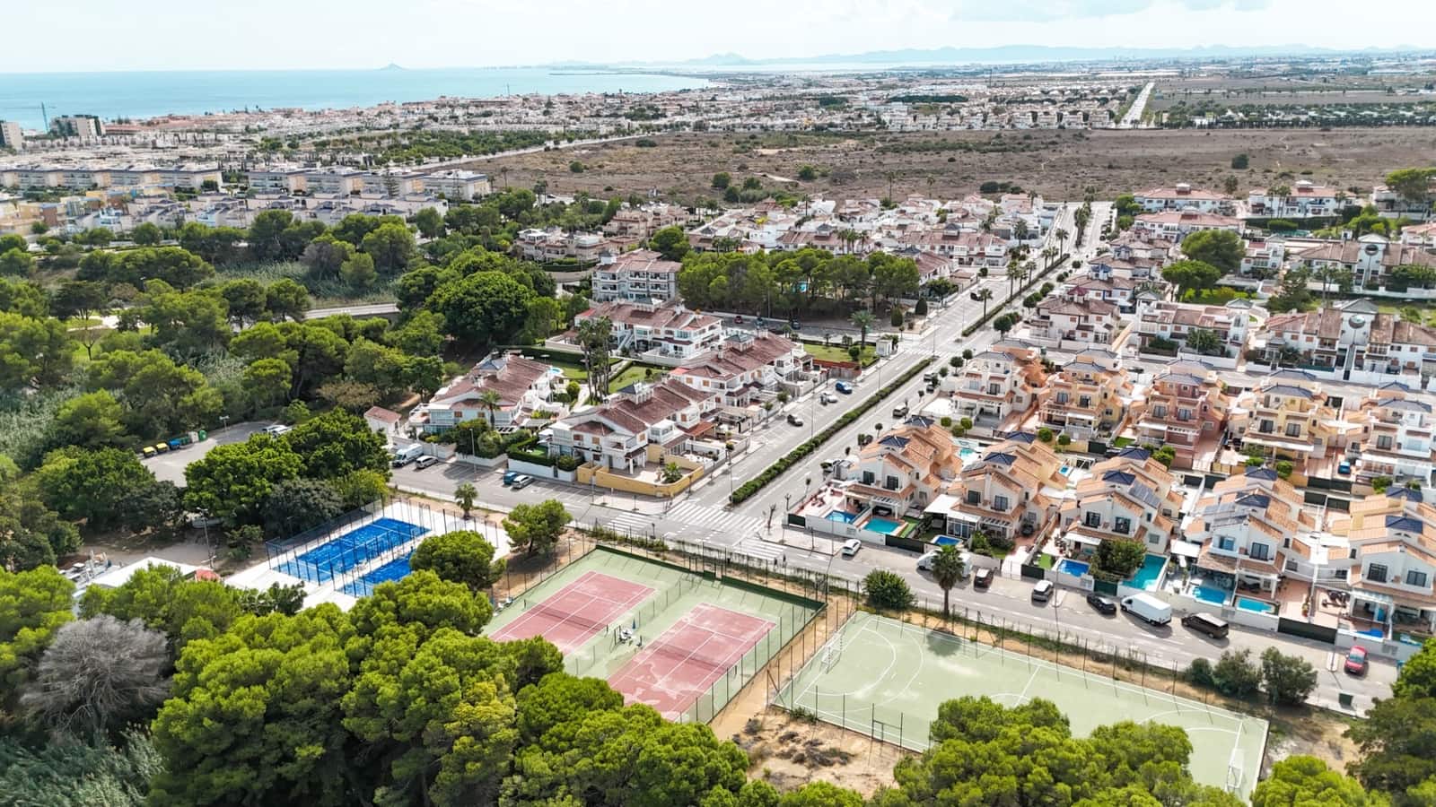 3 quarto Moradia para venda em Pilar de la Horadada com piscina - 395 000 € (Ref: 10176983)