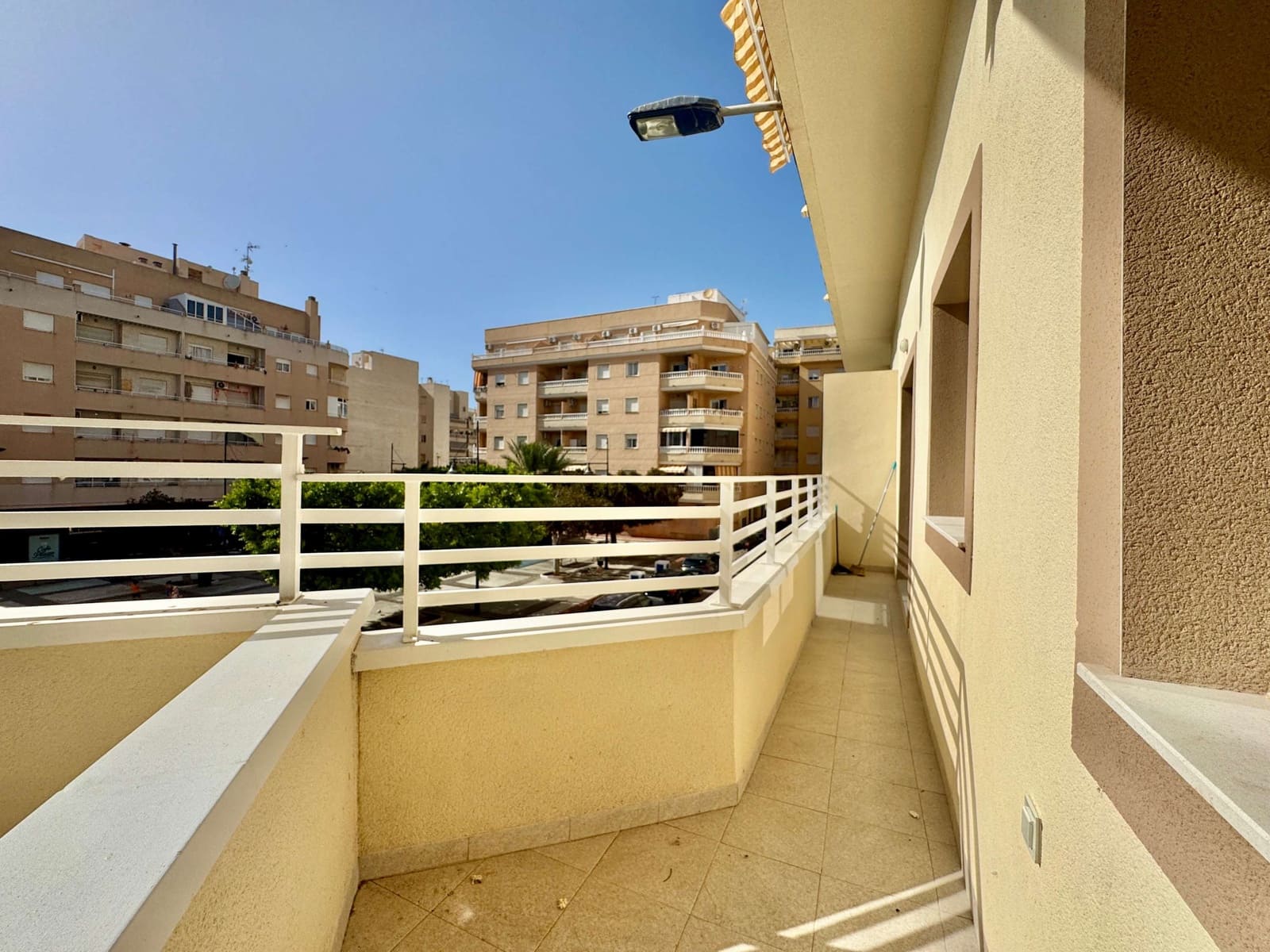 2 soveværelse Lejlighed til salg i Torrevieja med garage - € 210.000 (Ref: 10177567)
