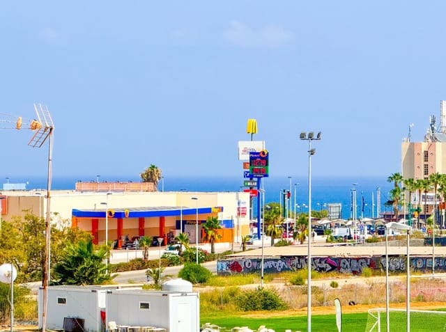 3 slaapkamer Huis te koop in Punta Prima, Orihuela met zwembad garage - € 265.000 (Ref: 10177568)