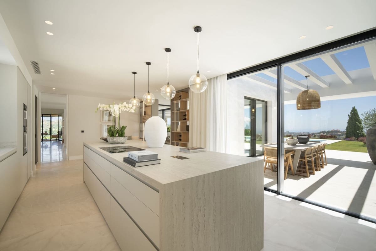 8 soverom Villa til salgs i Benahavis med svømmebasseng garasje - € 9 980 000 (Ref: 10179258)