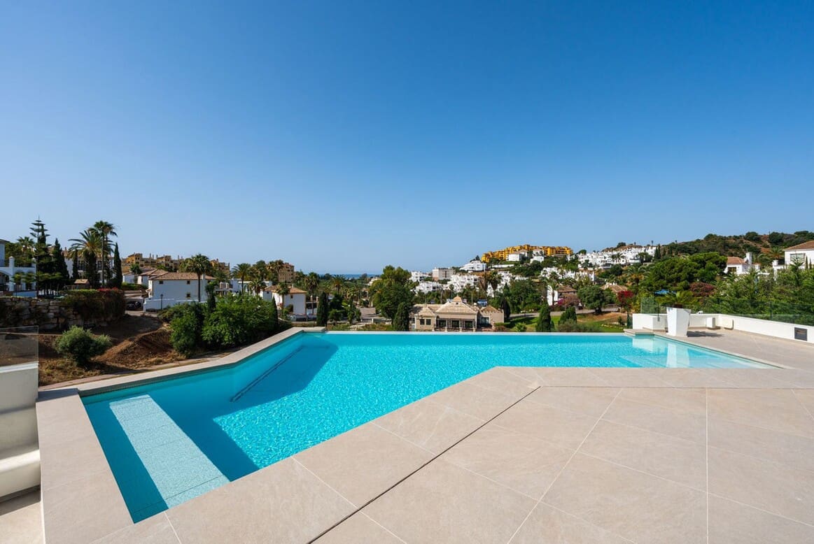 Chalet de 4 habitaciones en Estepona en venta con piscina garaje - 2.990.000 € (Ref: 10179266)