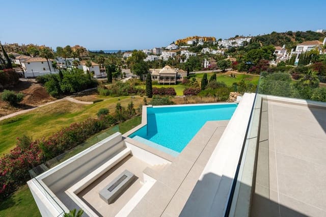 Chalet de 4 habitaciones en Los Llanos, Estepona en venta con piscina garaje - 2.990.000 € (Ref: 10179266)