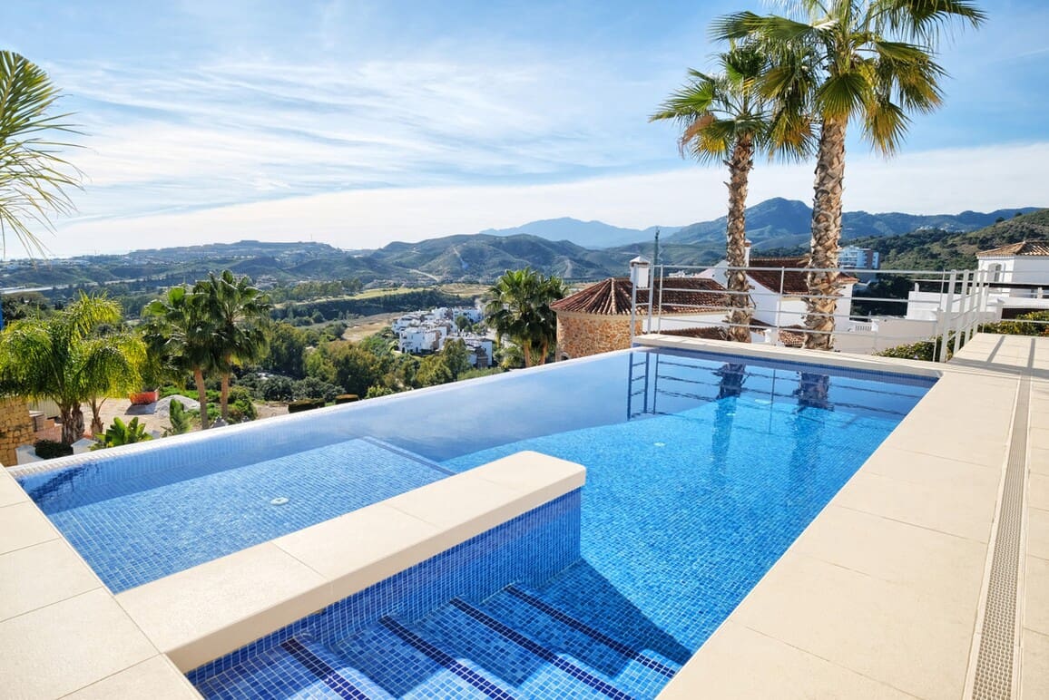 4 Zimmer Villa zu verkaufen in Benahavis mit Pool Garage - 2.200.000 € (Ref: 10179267)