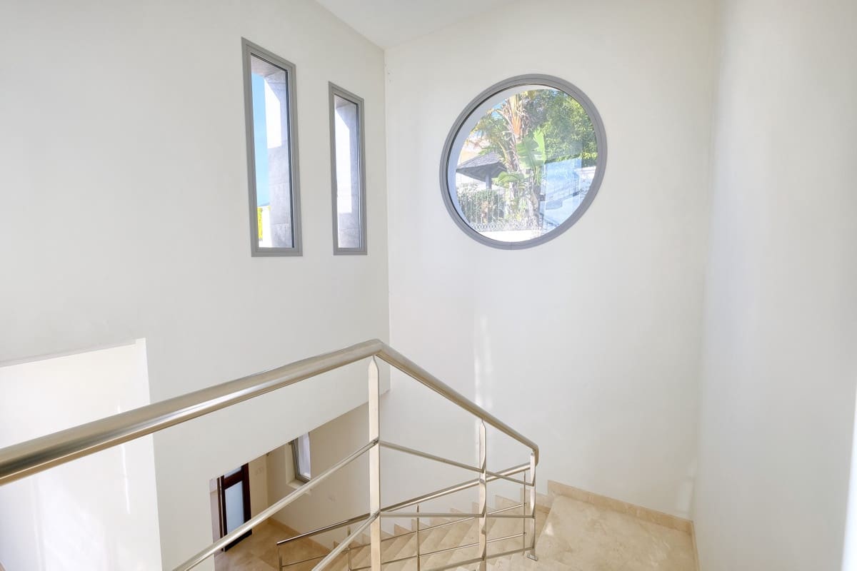4 Zimmer Villa zu verkaufen in Benahavis mit Pool Garage - 2.200.000 € (Ref: 10179267)