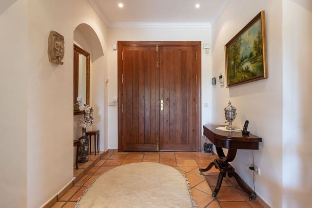 5 sypialnia Willa na sprzedaż w Elviria, Marbella z basenem garażem - 1 950 000 € (Ref: 10179268)