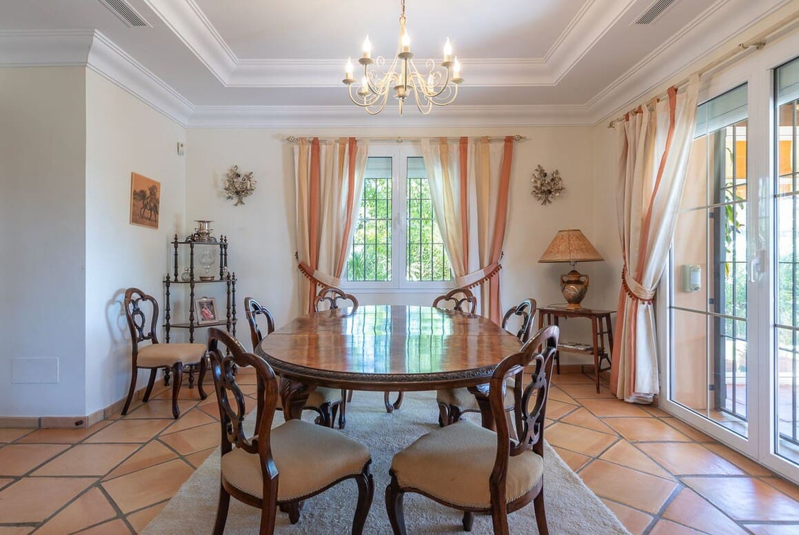 5 sypialnia Willa na sprzedaż w Elviria z basenem garażem - 1 950 000 € (Ref: 10179268)