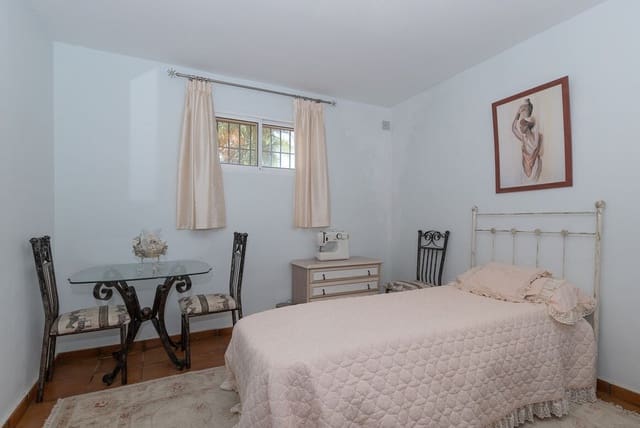 5 sypialnia Willa na sprzedaż w Elviria, Marbella z basenem garażem - 1 950 000 € (Ref: 10179268)