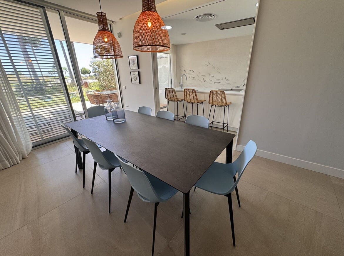 Apartamento de 2 habitaciones en Estepona en venta con piscina garaje - 850.000 € (Ref: 10179273)