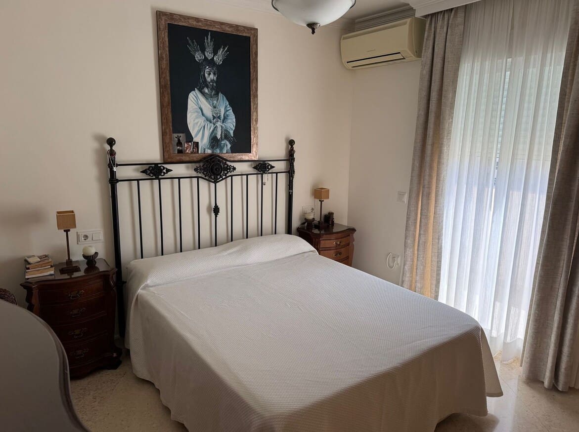 Ático de 4 habitaciones en Estepona en venta con piscina garaje - 695.000 € (Ref: 10179275)