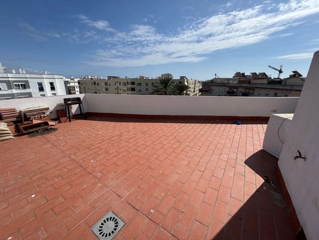 Ático de 4 habitaciones en Los Llanos, Estepona en venta con piscina garaje - 695.000 € (Ref: 10179275)