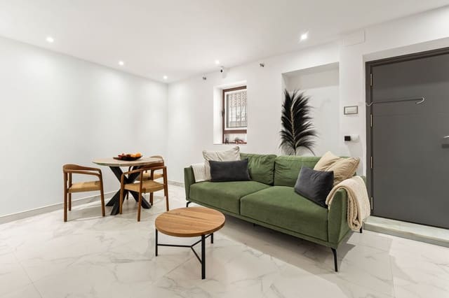 Casa de 1 habitación en Los Llanos, Estepona en venta con garaje - 695.000 € (Ref: 10179276)
