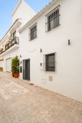 Casa de 1 habitación en Los Llanos, Estepona en venta con garaje - 695.000 € (Ref: 10179276)