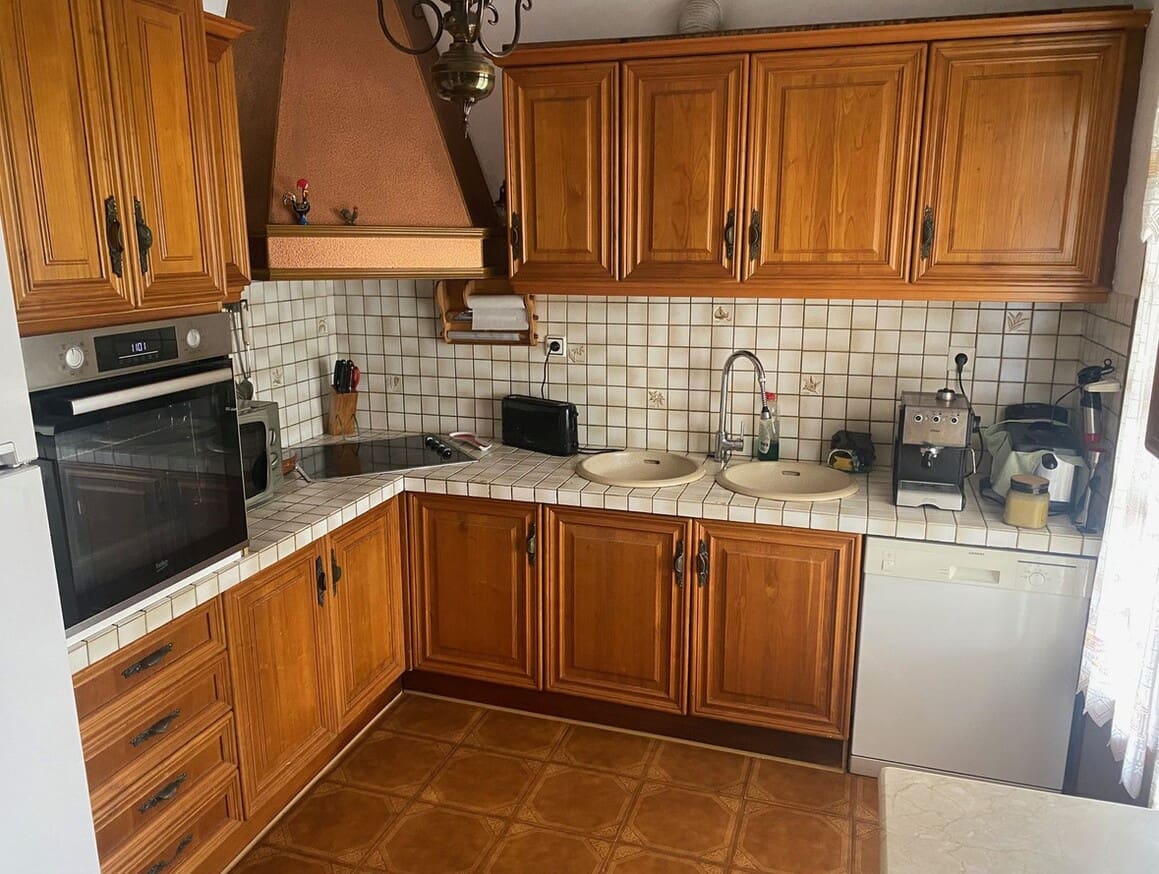 5 chambre Villa/Maison à vendre à Estepona avec piscine - 689 000 € (Ref: 10179277)