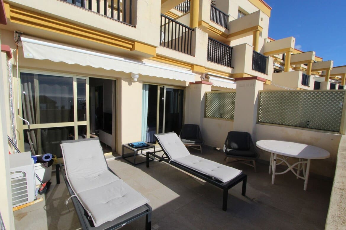 1 slaapkamer Appartement te koop in Elviria met zwembad garage - € 360.000 (Ref: 10179278)