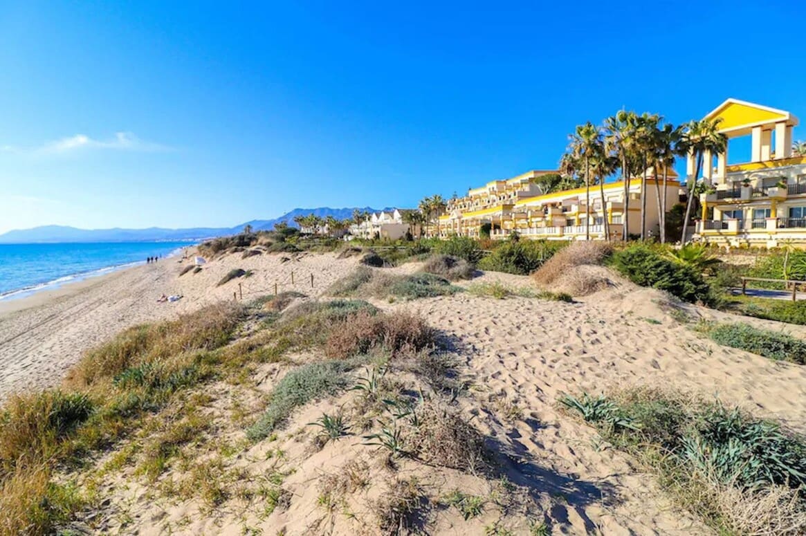 1 slaapkamer Appartement te koop in Elviria met zwembad garage - € 360.000 (Ref: 10179278)