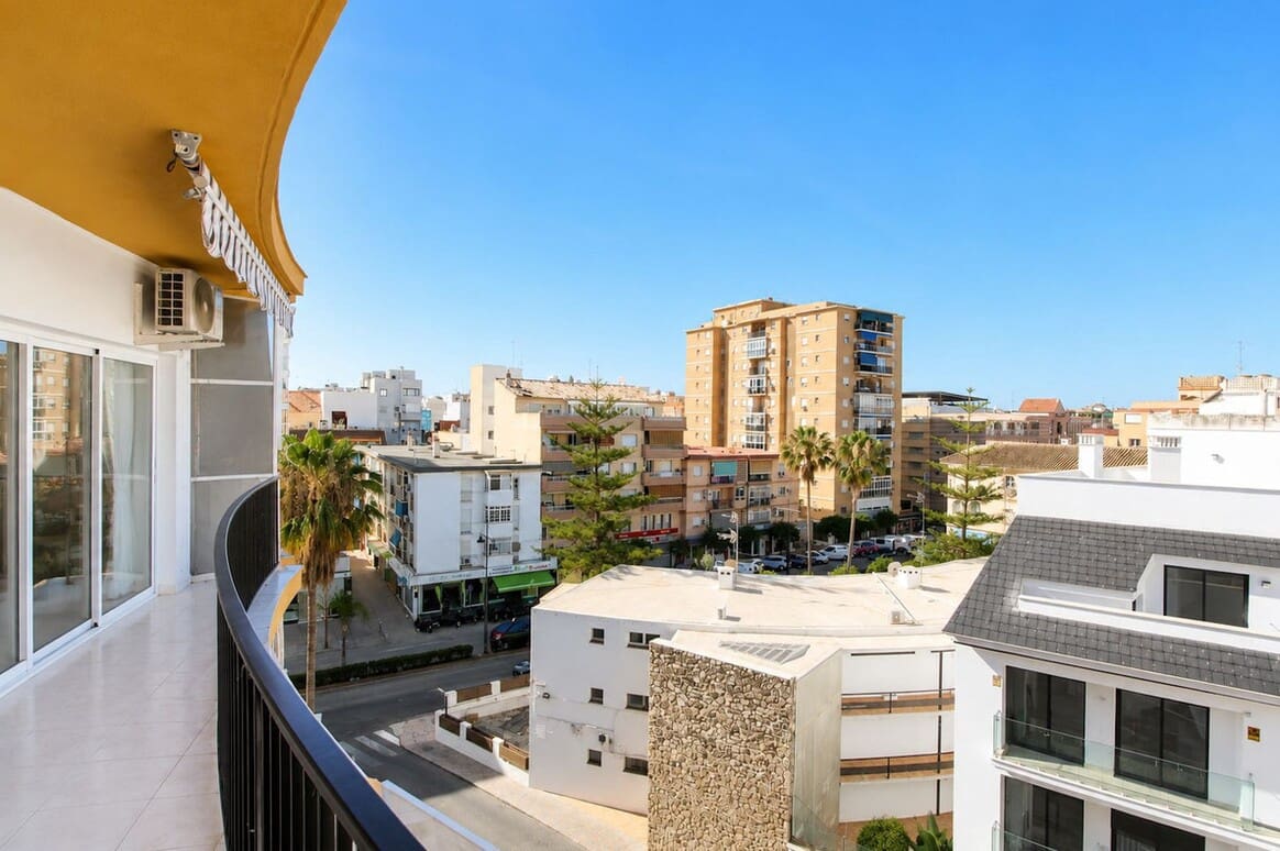 3 quarto Apartamento para venda em Fuengirola com piscina - 425 000 € (Ref: 10179280)