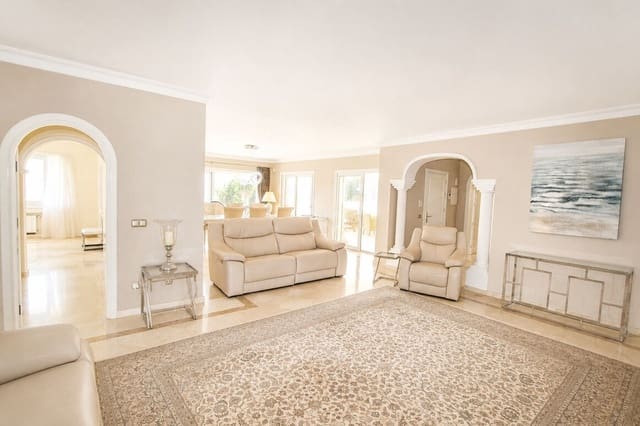 4 Zimmer Villa zu verkaufen in Elviria, Marbella mit Pool Garage - 1.500.000 € (Ref: 10179281)