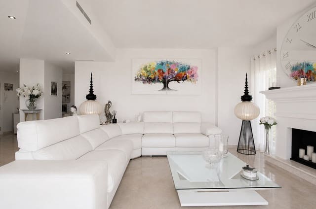 3 bedroom Penthouse for sale in Elviria, Marbella with pool garage - € 1,399,000 (Ref: 10179282)