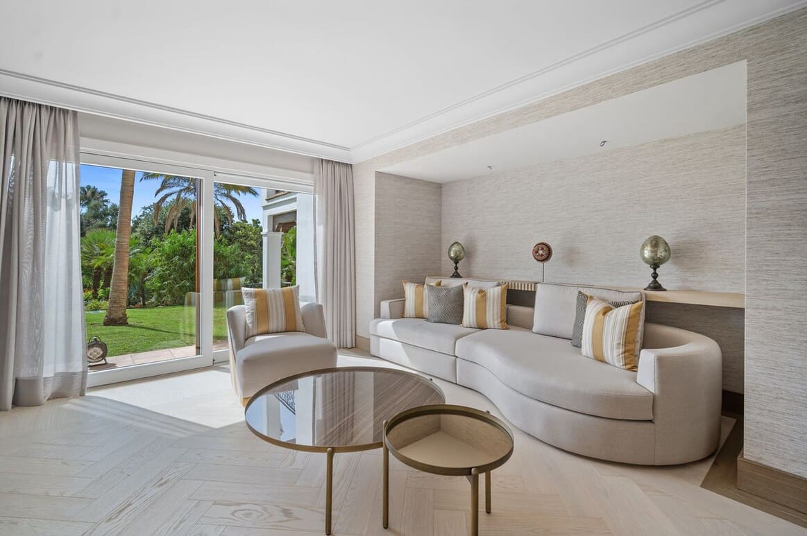 16 soverom Villa til salgs i Benahavis med svømmebasseng garasje - € 13 950 000 (Ref: 10179286)