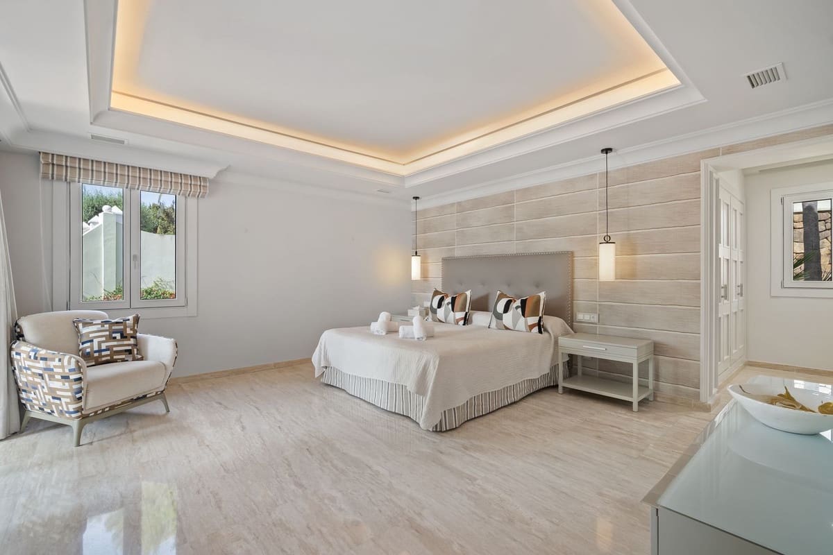 16 soverom Villa til salgs i Benahavis med svømmebasseng garasje - € 13 950 000 (Ref: 10179286)