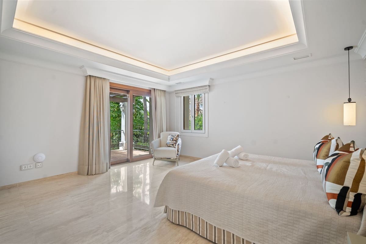 16 soverom Villa til salgs i Benahavis med svømmebasseng garasje - € 13 950 000 (Ref: 10179286)