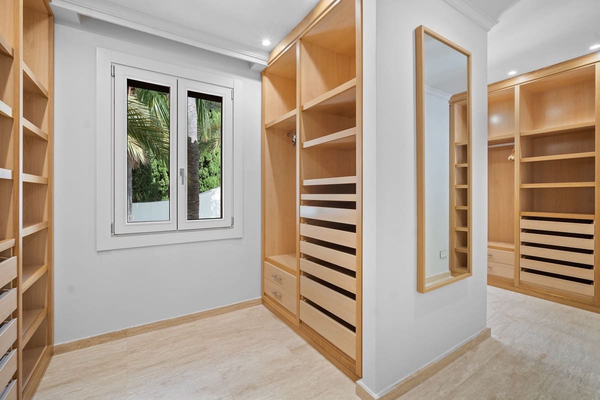 16 soverom Villa til salgs i Benahavis med svømmebasseng garasje - € 13 950 000 (Ref: 10179286)