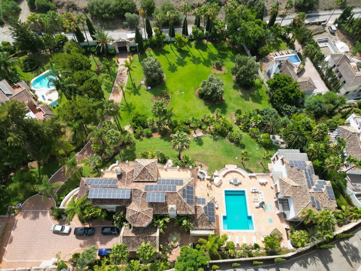 16 soverom Villa til salgs i Benahavis med svømmebasseng garasje - € 13 950 000 (Ref: 10179286)