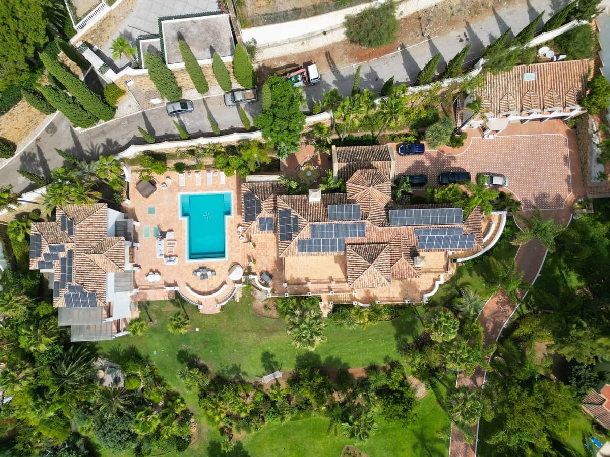 16 soverom Villa til salgs i Benahavis med svømmebasseng garasje - € 13 950 000 (Ref: 10179286)