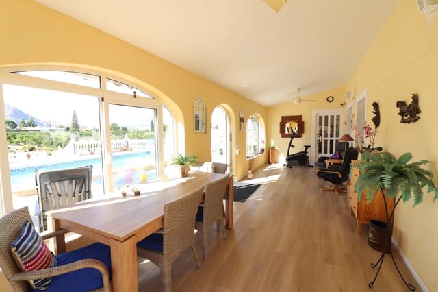 Finca/Casa Rural de 3 habitaciones en Rafal en venta con piscina garaje - 375.000 € (Ref: 10180383)
