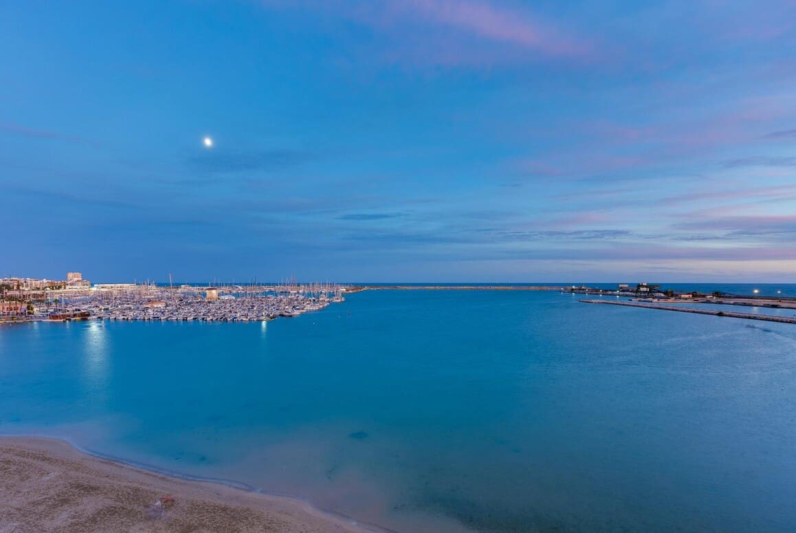 2 sovrum Lägenhet till salu i Torrevieja med pool - 550 000 € (Ref: 10180387)