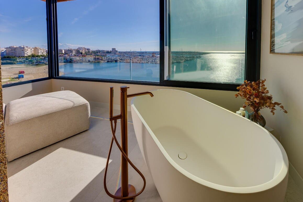 2 sovrum Lägenhet till salu i Torrevieja med pool - 550 000 € (Ref: 10180387)