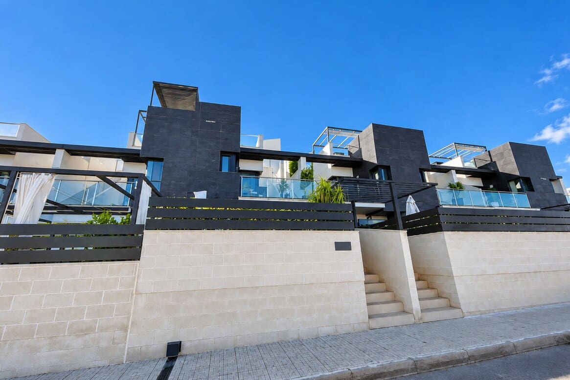 3 soveværelse Byhus til salg i Orihuela Costa med swimmingpool garage - € 395.000 (Ref: 10180388)
