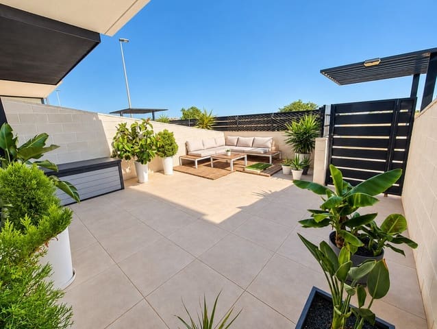3 soveværelse Byhus til salg i Villamartin, Orihuela med swimmingpool garage - € 395.000 (Ref: 10180388)