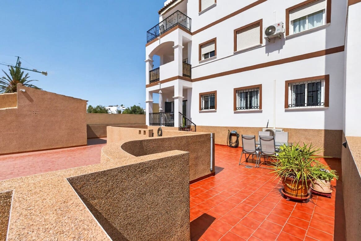 Apartamento de 2 habitaciones en Orihuela Costa en venta con piscina garaje - 230.000 € (Ref: 10180389)
