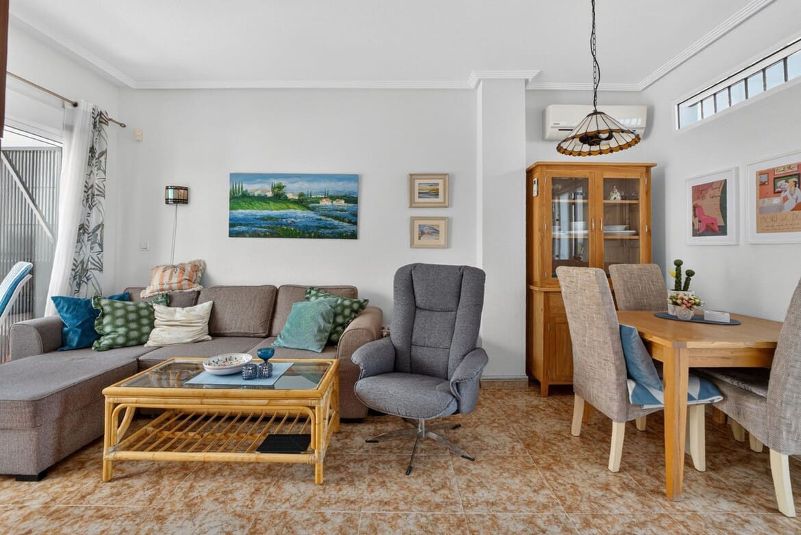 Apartamento de 2 habitaciones en Orihuela Costa en venta con piscina garaje - 230.000 € (Ref: 10180389)