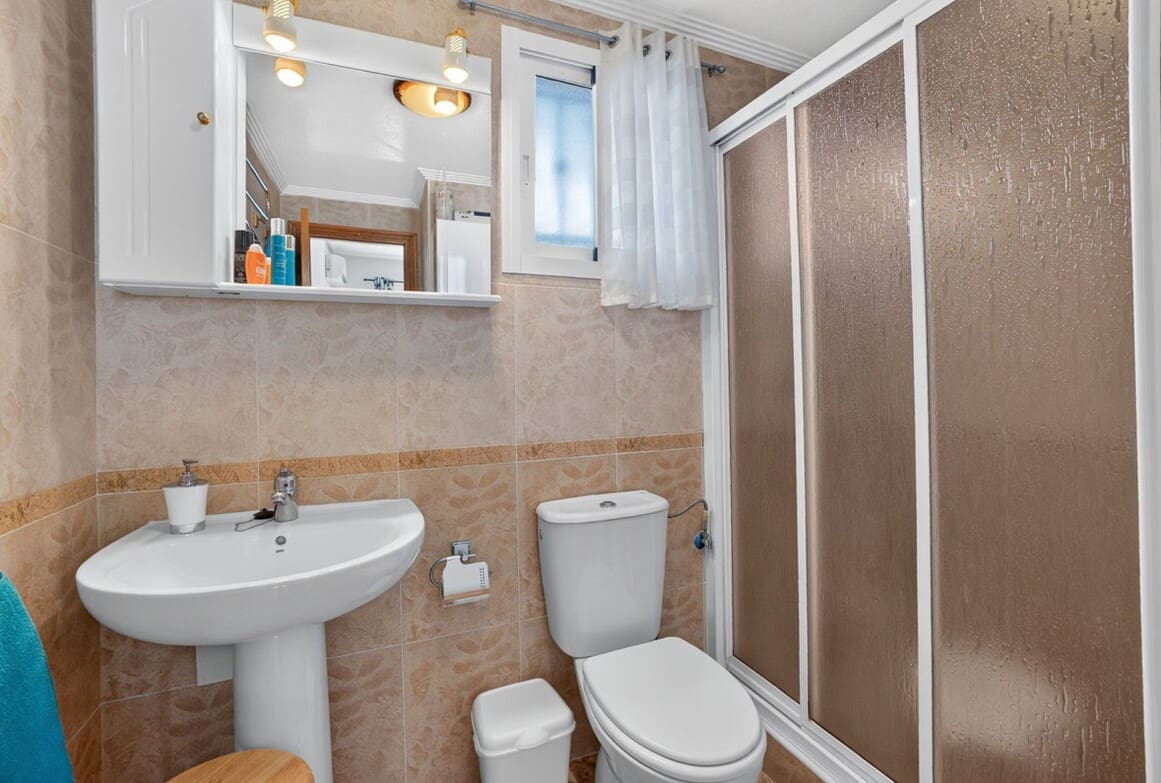 Apartamento de 2 habitaciones en Orihuela Costa en venta con piscina garaje - 230.000 € (Ref: 10180389)