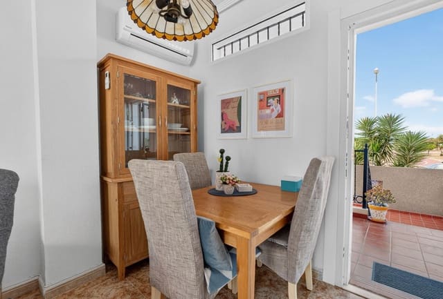 Apartamento de 2 habitaciones en Punta Prima, Orihuela en venta con piscina garaje - 230.000 € (Ref: 10180389)