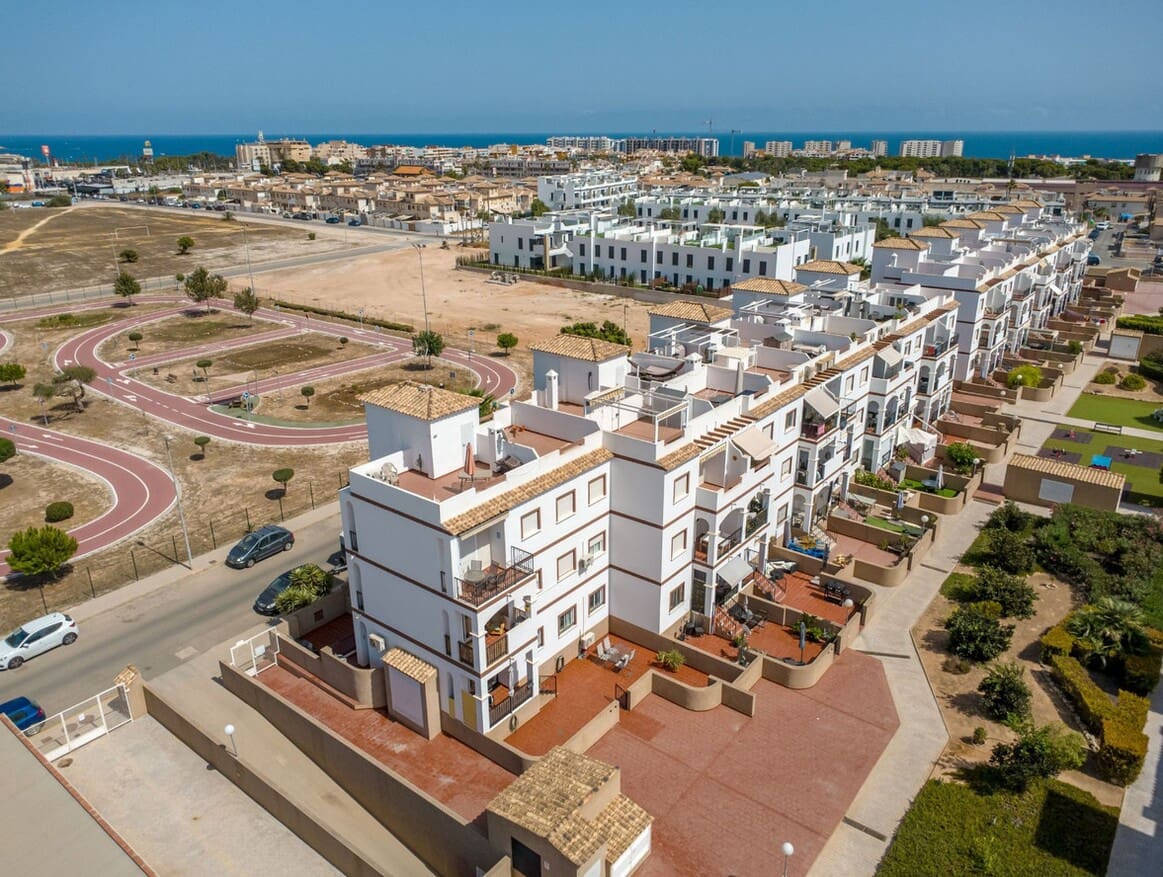 Apartamento de 2 habitaciones en Orihuela Costa en venta con piscina garaje - 230.000 € (Ref: 10180389)