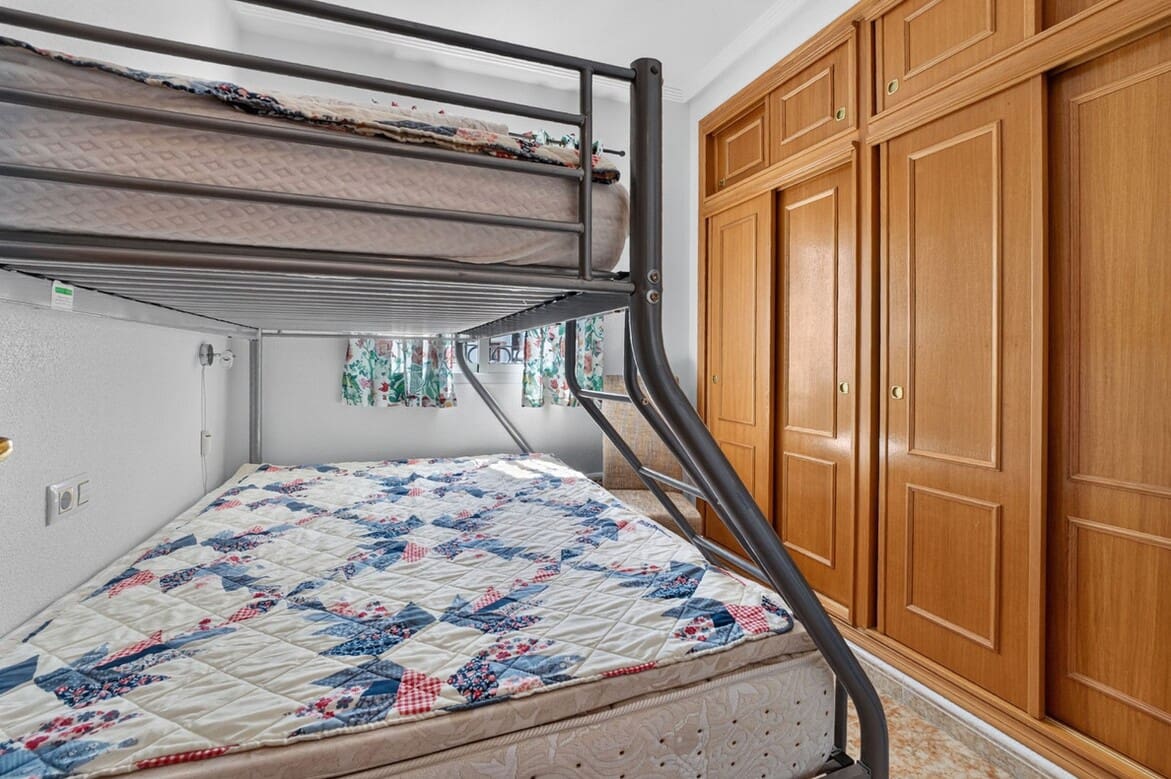 Apartamento de 2 habitaciones en Orihuela Costa en venta con piscina garaje - 230.000 € (Ref: 10180389)