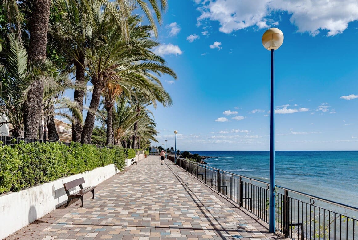 Apartamento de 2 habitaciones en Orihuela Costa en venta con piscina garaje - 230.000 € (Ref: 10180389)