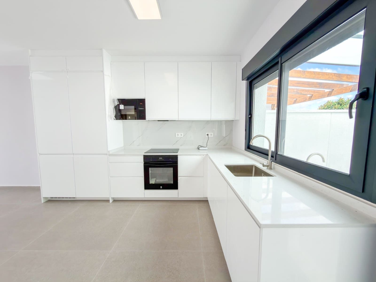 Chalet de 3 habitaciones en La Siesta en venta con piscina garaje - 499.000 € (Ref: 10180391)