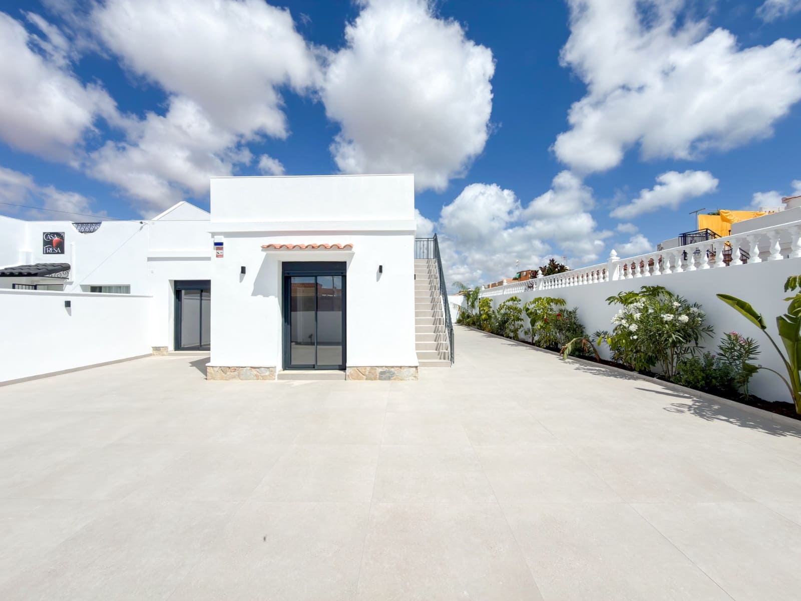Chalet de 3 habitaciones en La Siesta en venta con piscina garaje - 499.000 € (Ref: 10180391)