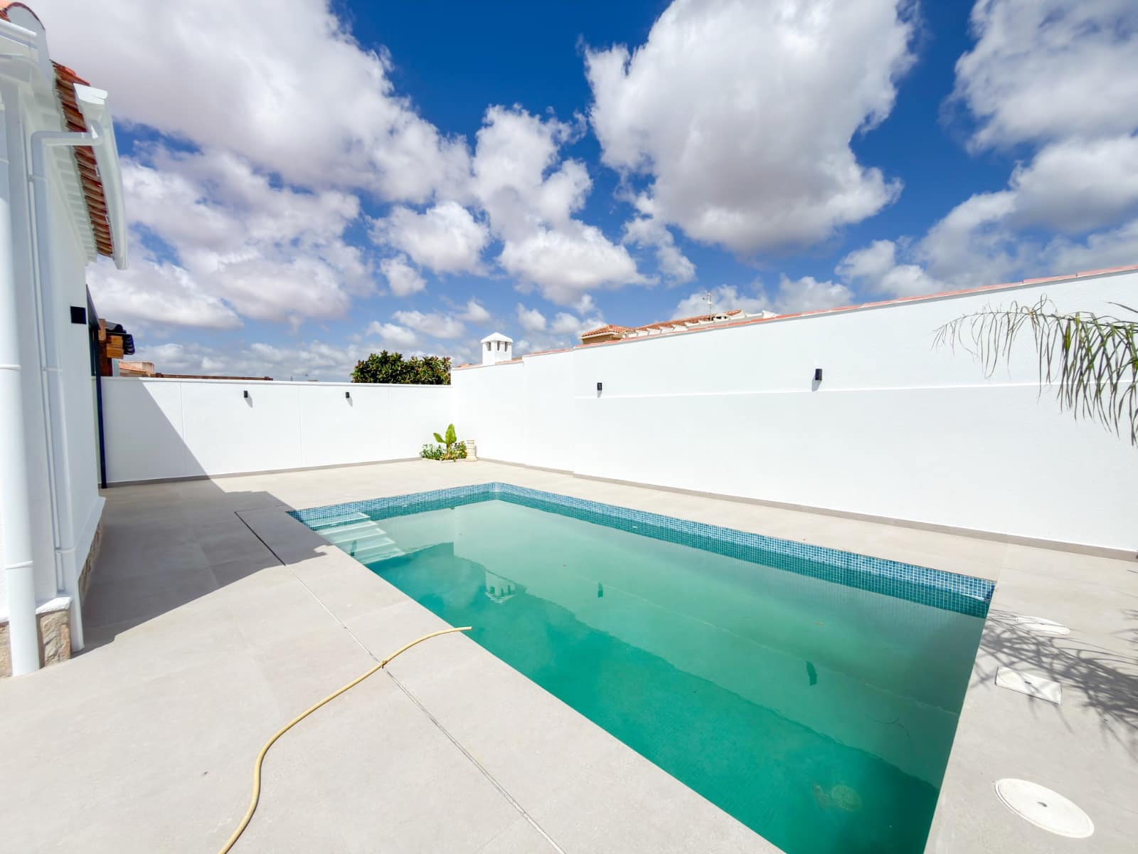 Chalet de 3 habitaciones en La Siesta en venta con piscina garaje - 499.000 € (Ref: 10180391)