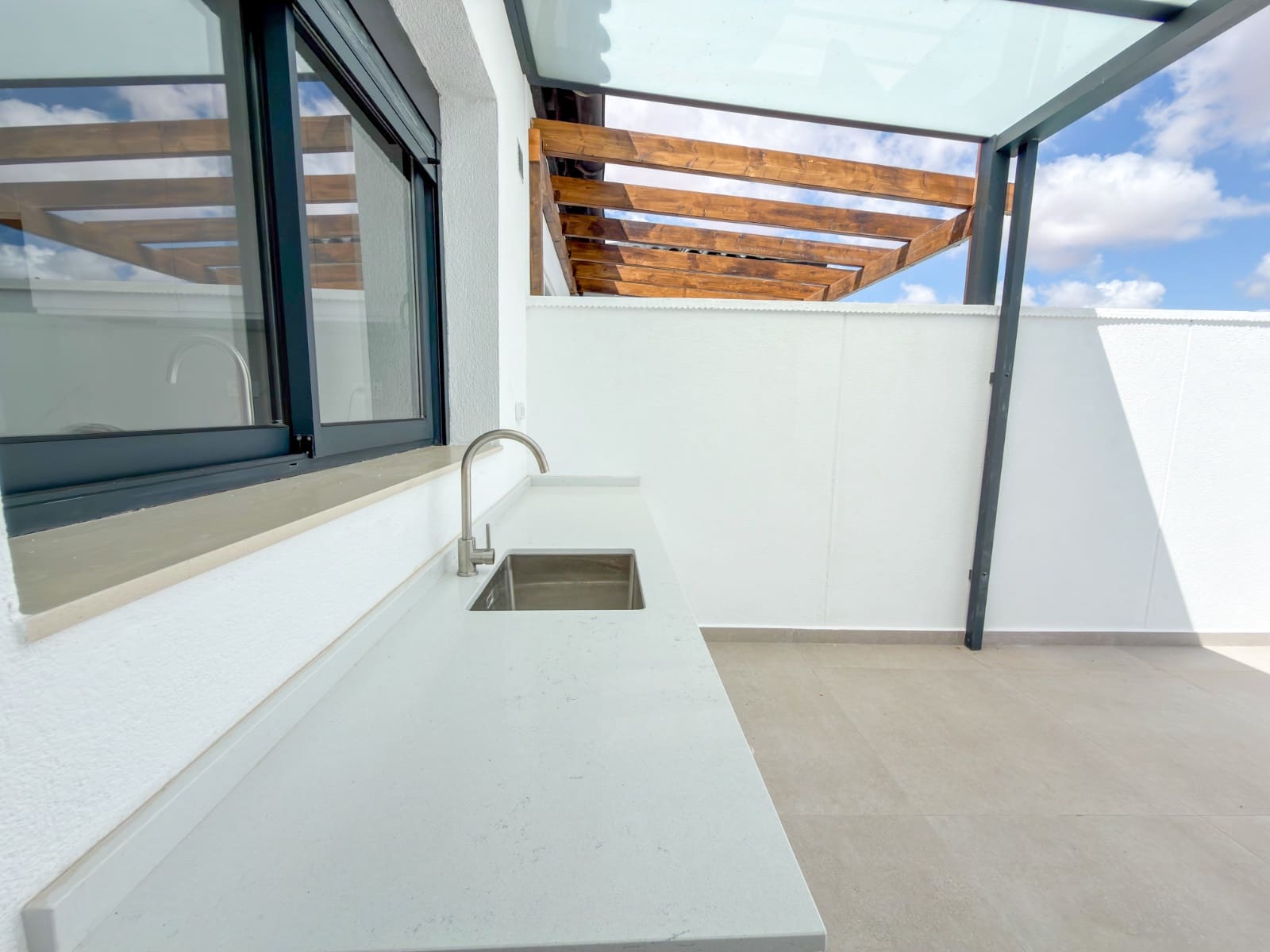 Chalet de 3 habitaciones en La Siesta en venta con piscina garaje - 499.000 € (Ref: 10180391)