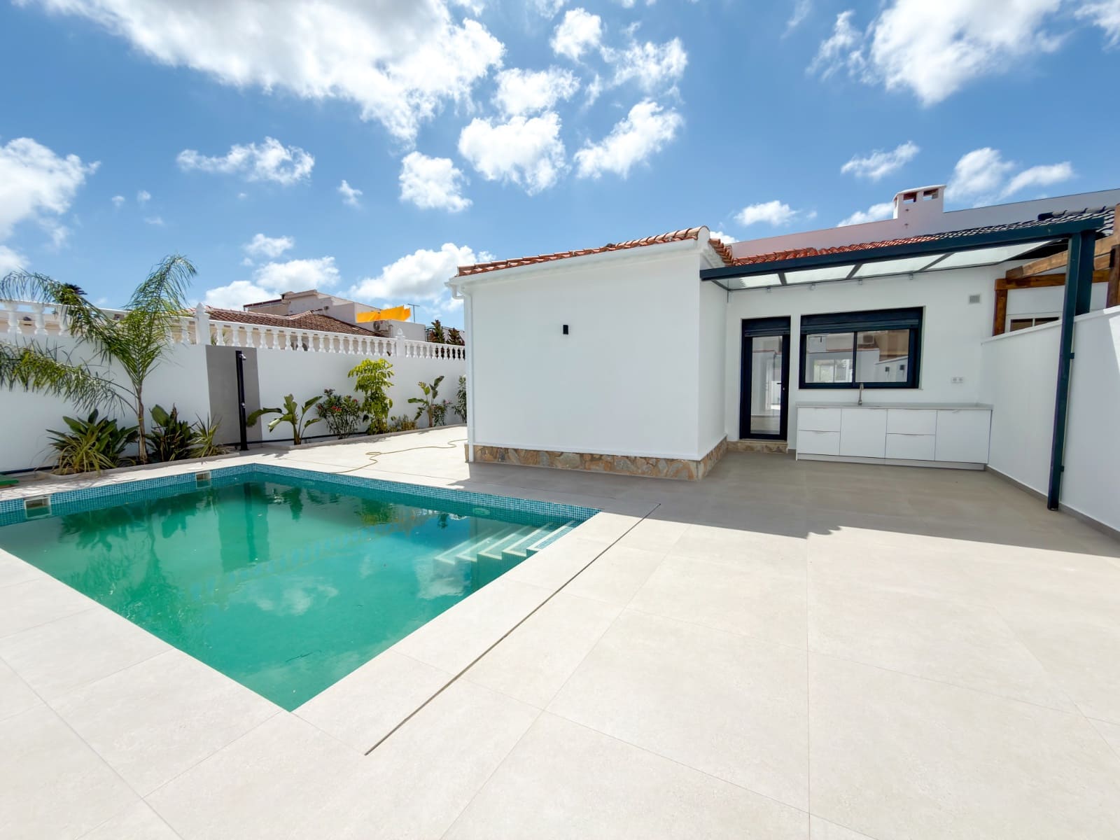 Chalet de 3 habitaciones en La Siesta en venta con piscina garaje - 499.000 € (Ref: 10180391)