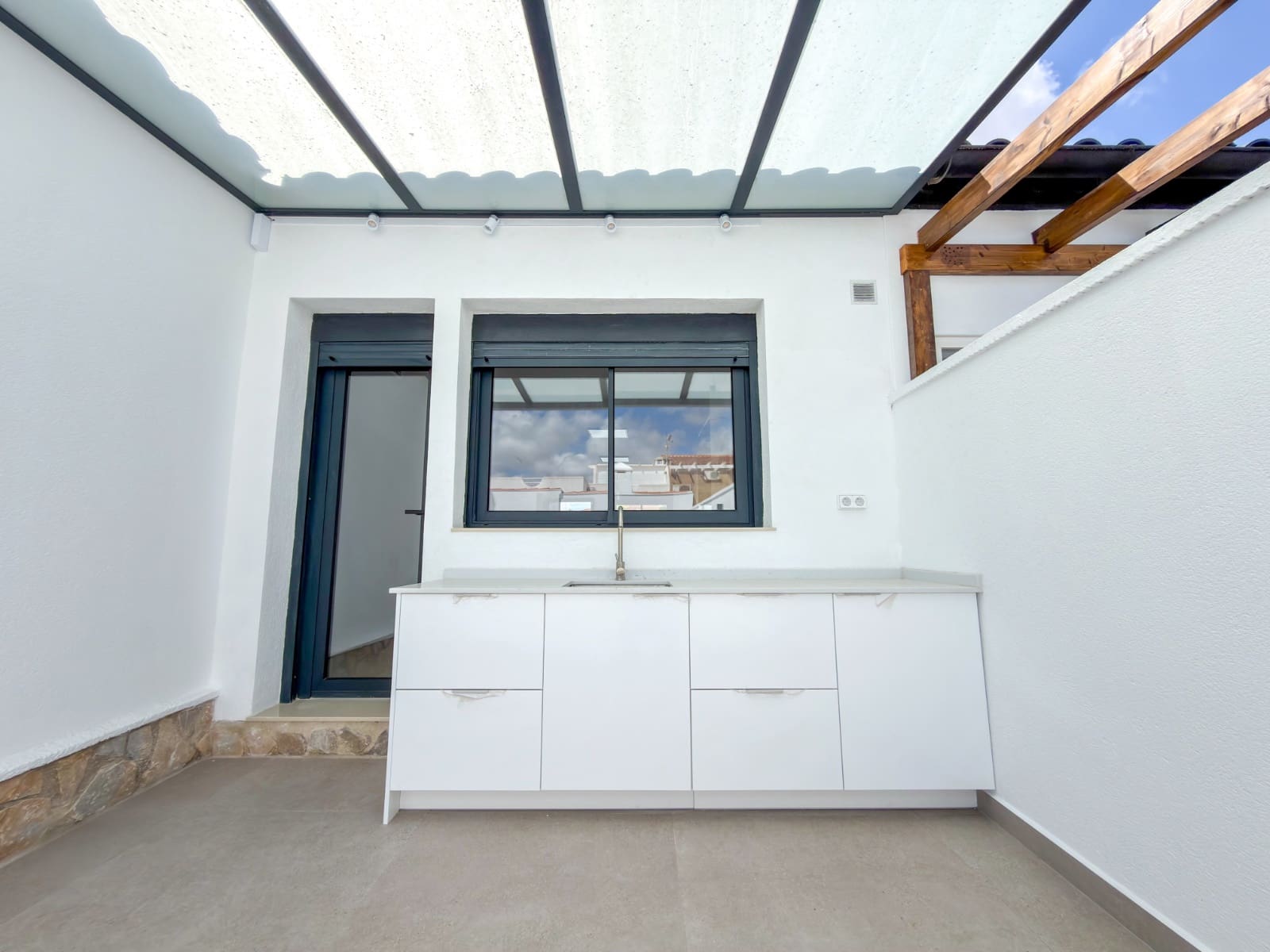 Chalet de 3 habitaciones en La Siesta en venta con piscina garaje - 499.000 € (Ref: 10180391)