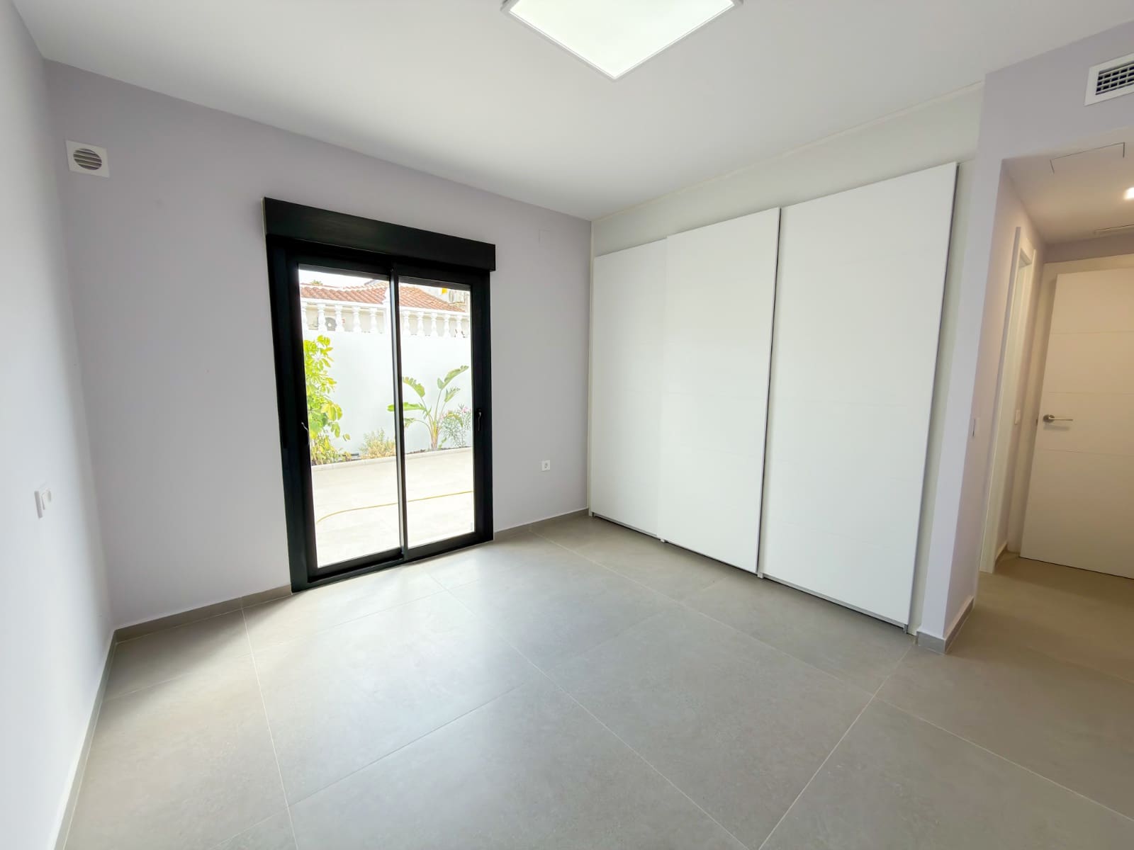 Chalet de 3 habitaciones en La Siesta en venta con piscina garaje - 499.000 € (Ref: 10180391)