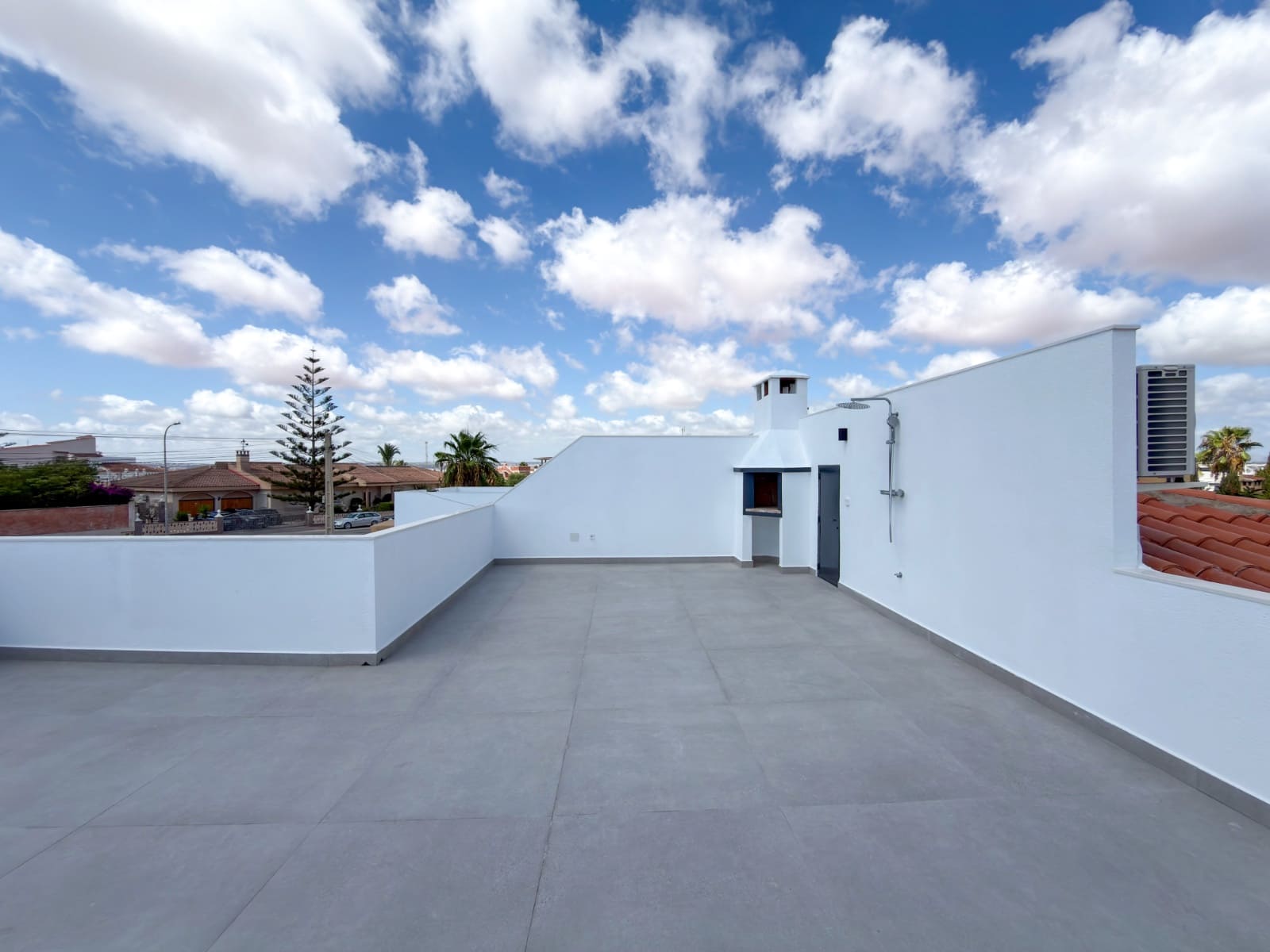 Chalet de 3 habitaciones en La Siesta en venta con piscina garaje - 499.000 € (Ref: 10180391)