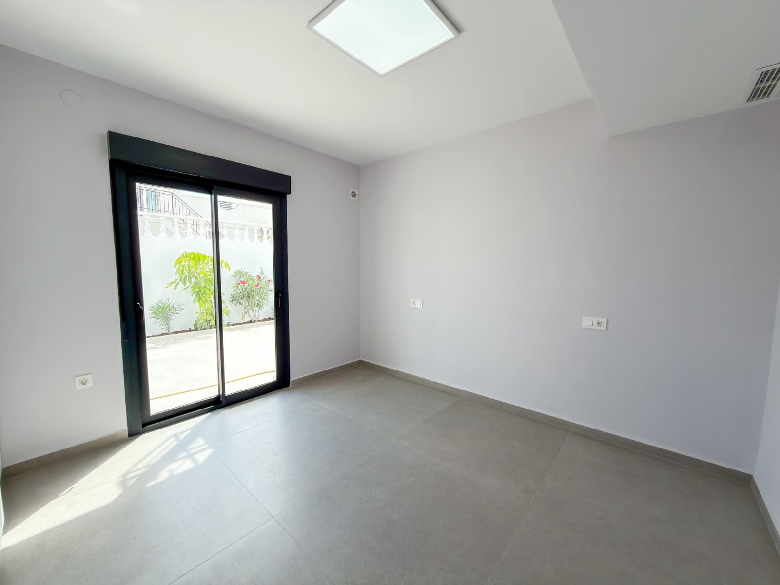 Chalet de 3 habitaciones en La Siesta en venta con piscina garaje - 499.000 € (Ref: 10180391)