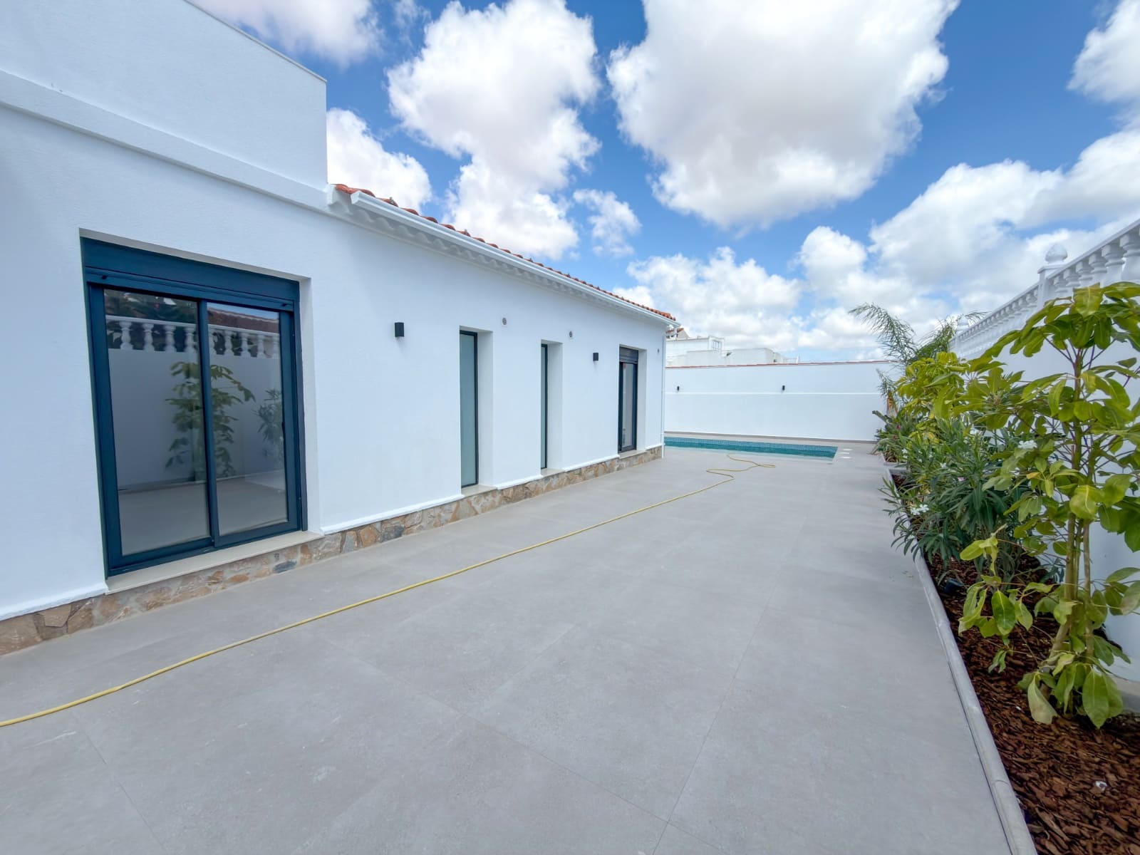 Chalet de 3 habitaciones en La Siesta en venta con piscina garaje - 499.000 € (Ref: 10180391)
